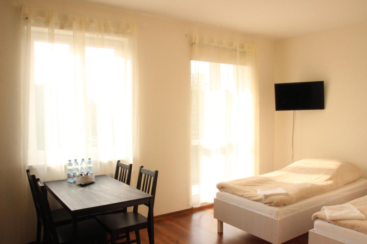 Fredry 8 Apartment Piastow Luaran gambar