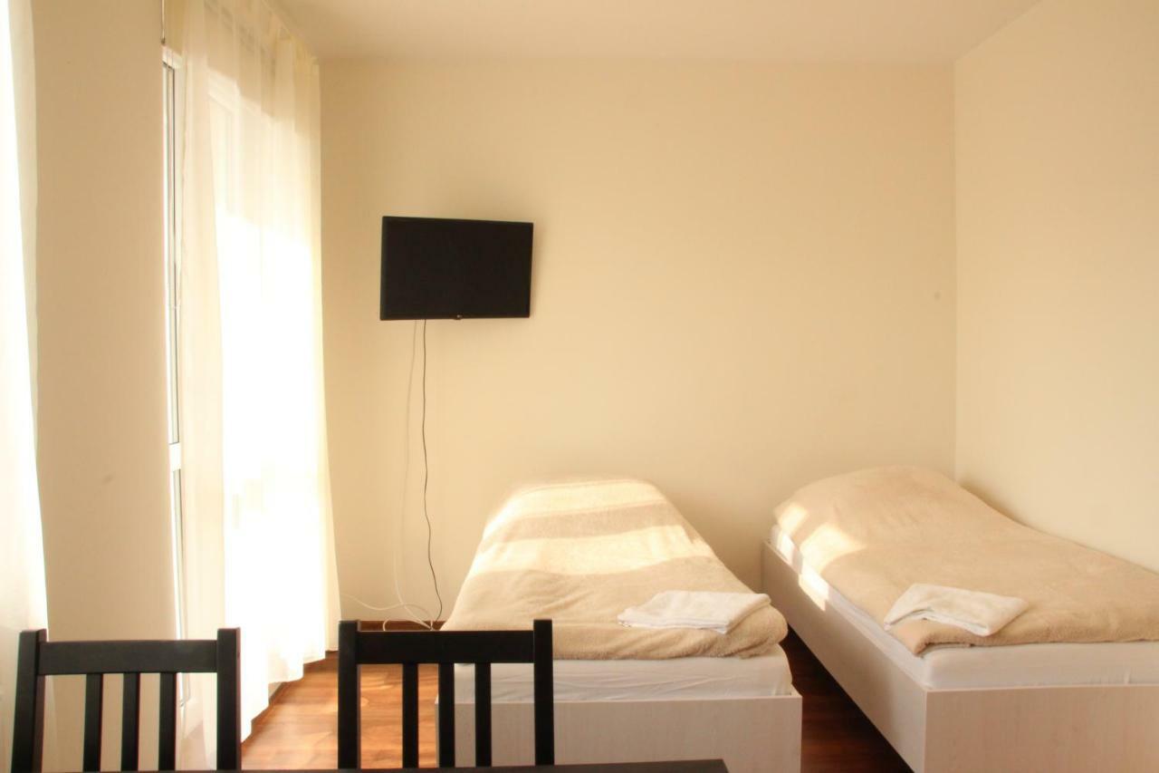 Fredry 8 Apartment Piastow Luaran gambar