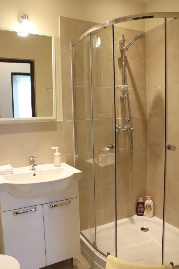Fredry 8 Apartment Piastow Luaran gambar